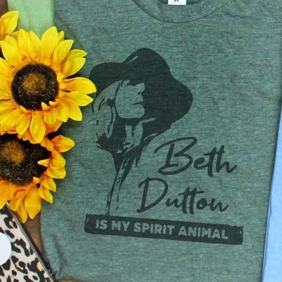 NWT Yellowstone Beth Dutton Tee Size Medium - Picture 6 of 9